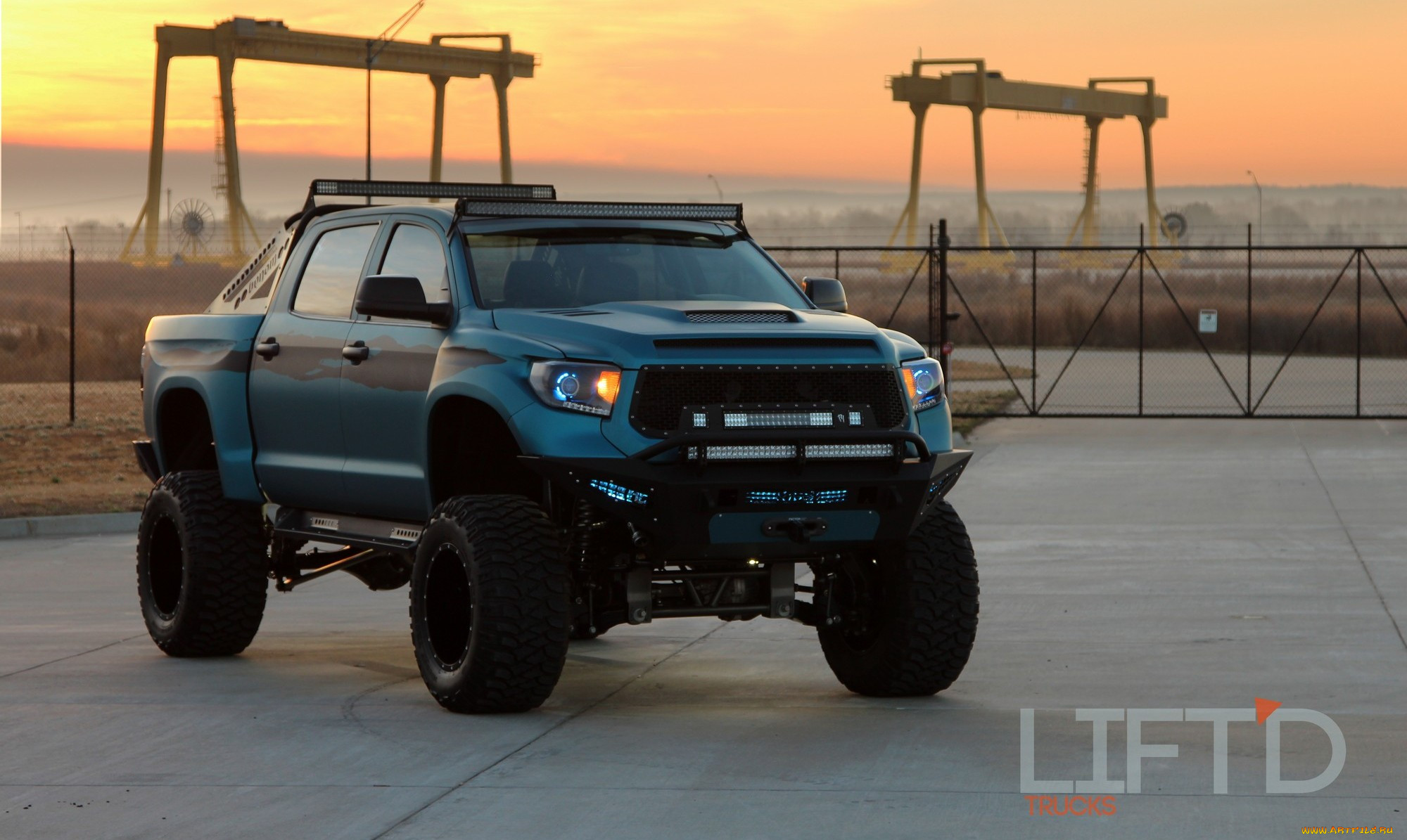 , custom pick-up, toyota